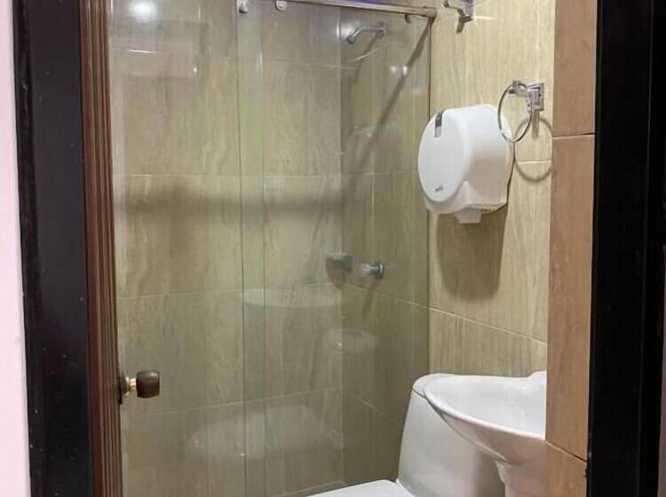 Aparta Hotel El Cacique Upar