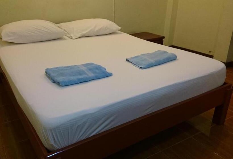 تختخواب و صبحانه Chantana House Ayutthaya