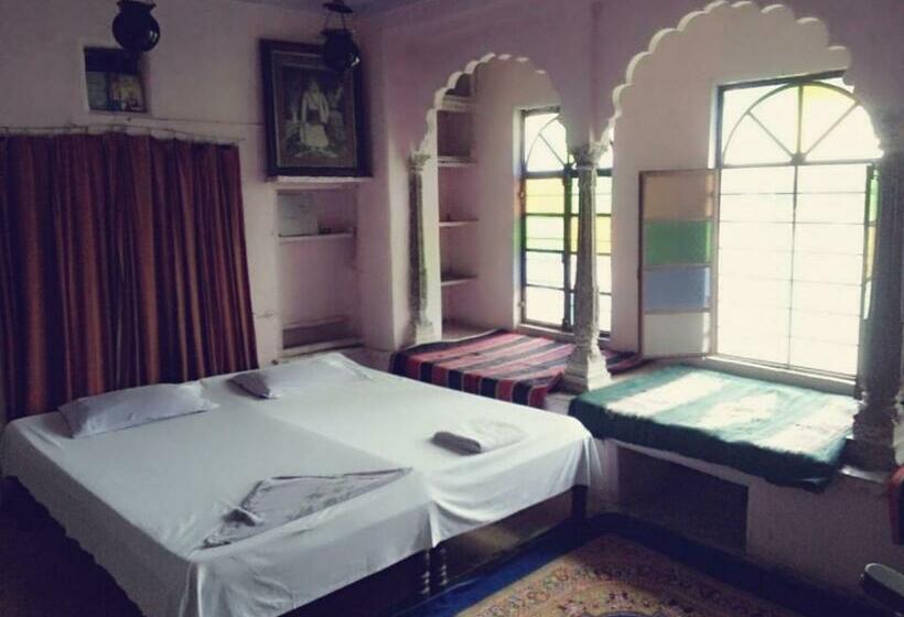 فندق Haveli Uma Megh Tourist Guest House