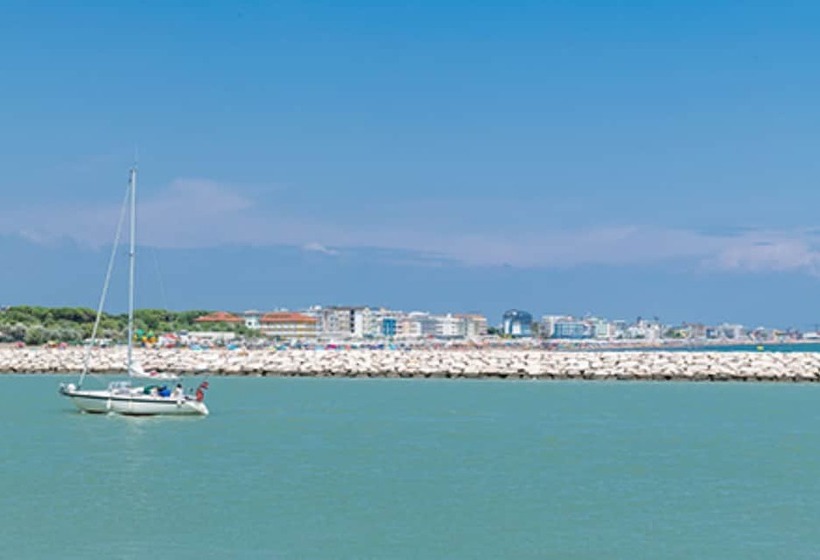 Refurbished Flat For 4 In Porto Santa Margherita