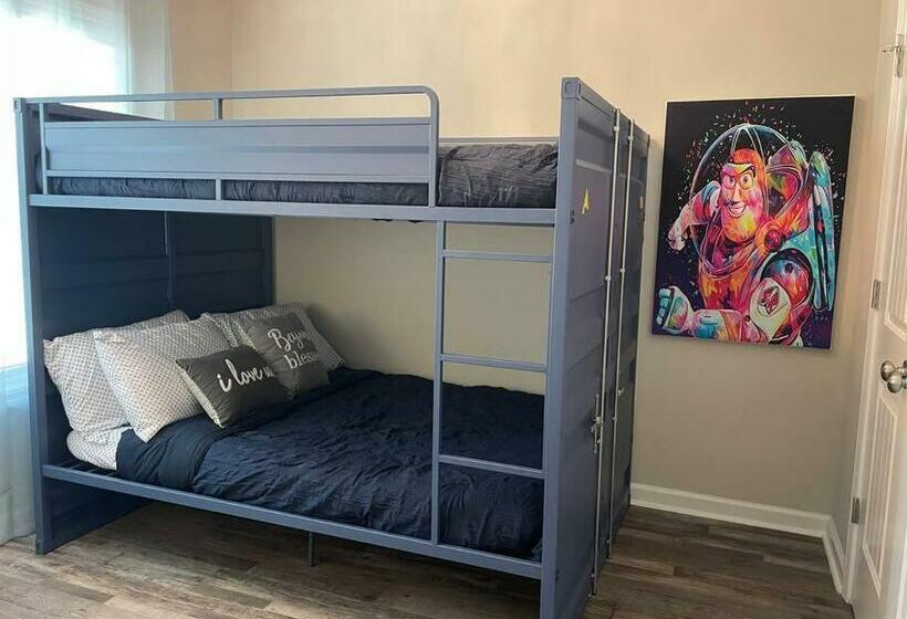 Sleep 10, New Construction Home, Half Mile To Beach, 3 Bd 2 Ba, 6 Beds