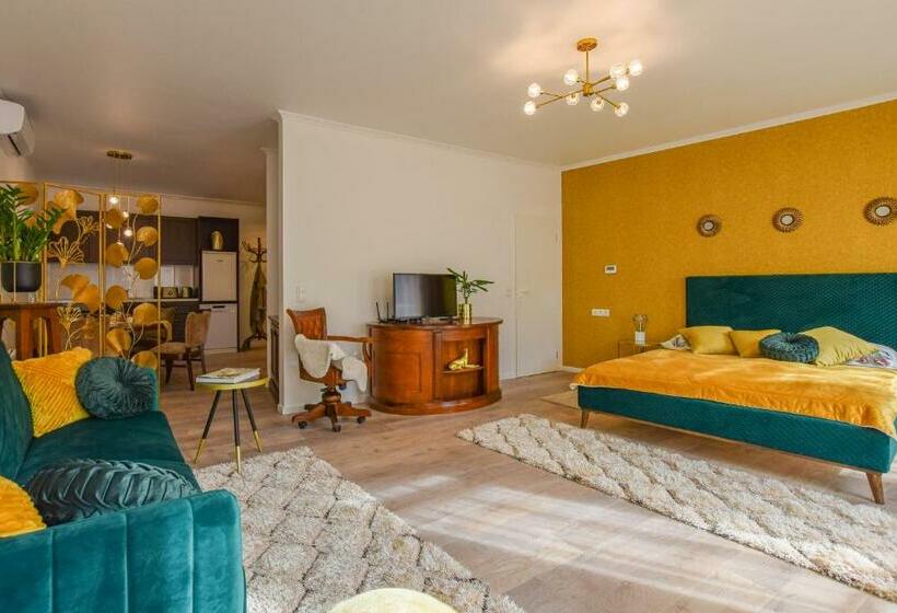 Königin Apartman