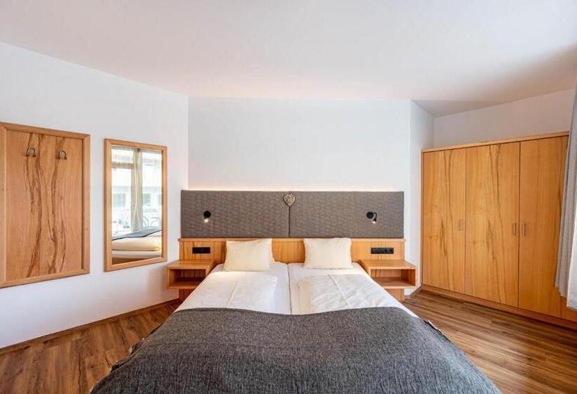 Отель Rustika   Appartements & Spa