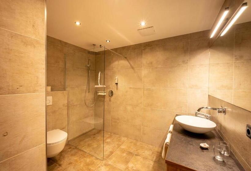 Отель Rustika   Appartements & Spa