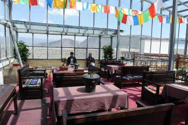 هتل Yunnan Shangrila Tibetan Family Inn