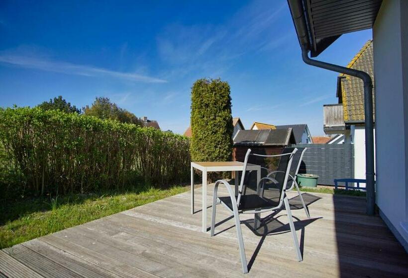 Ferienwohnung Mit Terrasse In Ruhiger Lage   Haus Südperd Fewo Dünenrose