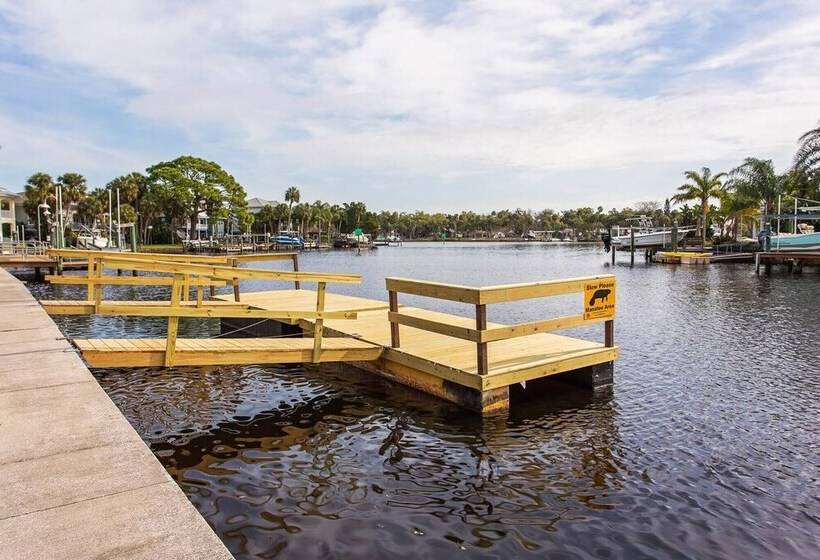 The Keys Bungalow On The Cotee River