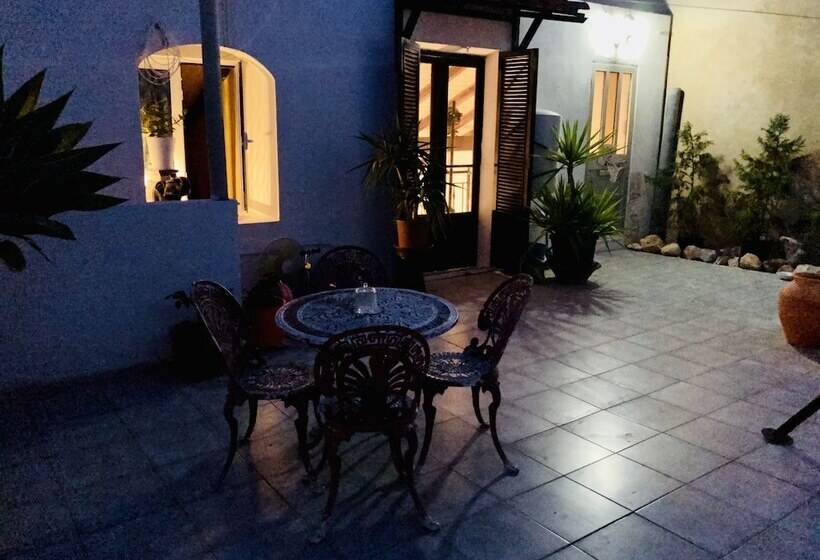 Captivating Studio Apartment In Mexilhoeira Grande