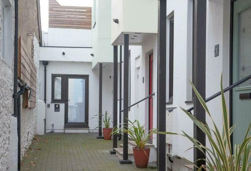 1 Primrose Mews