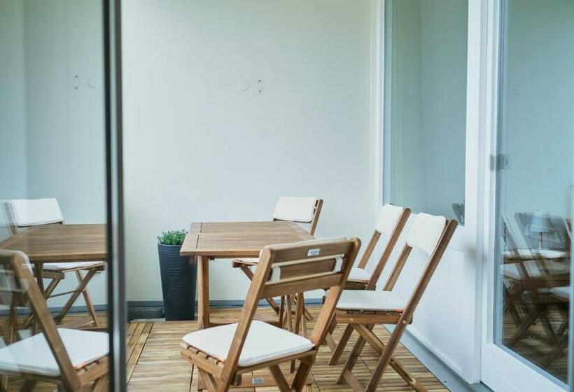 Topeingerichtete Große 2 Zimmer Wohnung