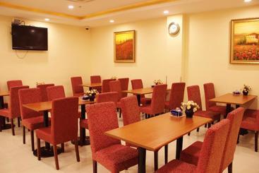 Hotel Hanting Premium Jinan Daguanyuan