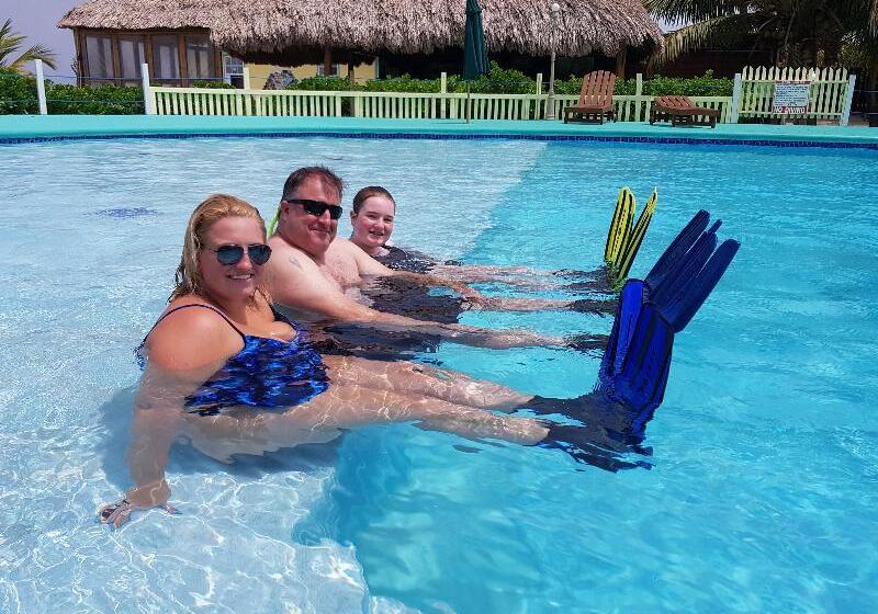 فندق Royal Caribbean Resort