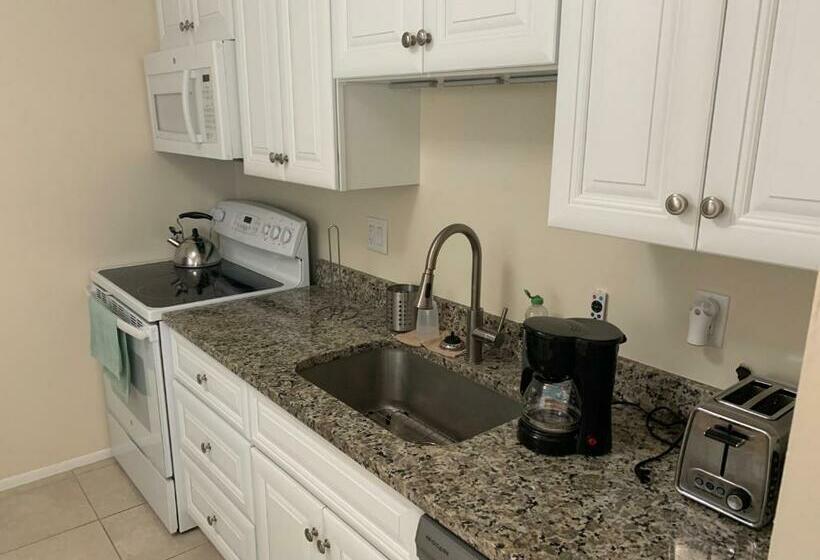 Michaels  Beachside Bungalows