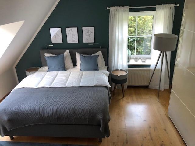 Pool, Pokale, Sauna, Billard, Kirche U. Viel Natur