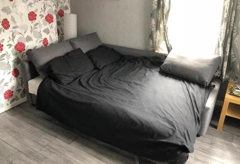 Claire’s Airbnb 2