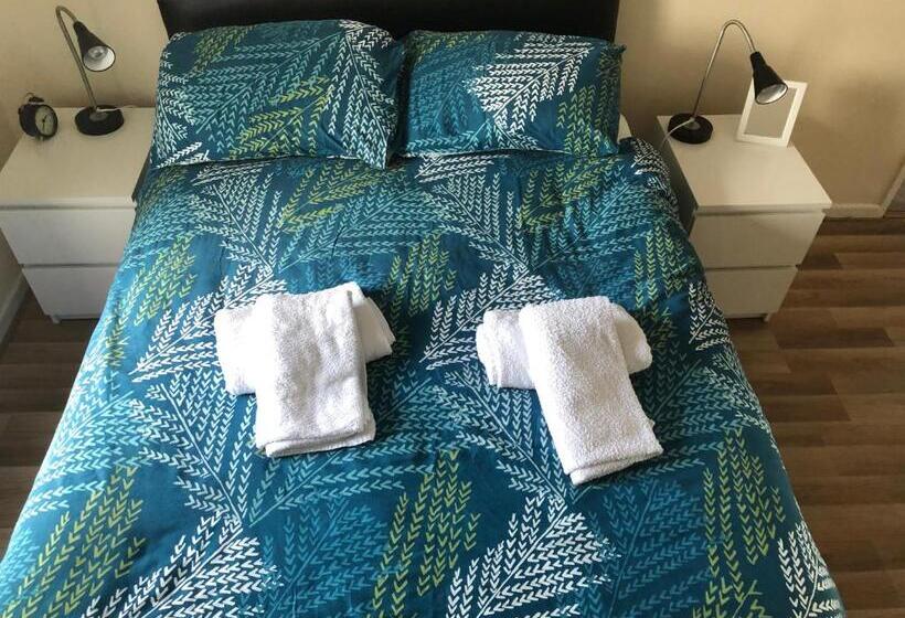 Claire’s Airbnb 2