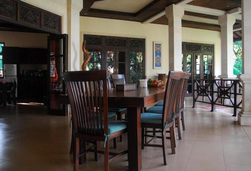 Jungle Garden Villa
