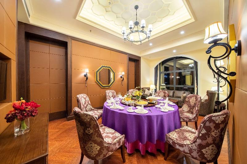 Отель Howard Johnson By Wyndham Yaan Forest Resort