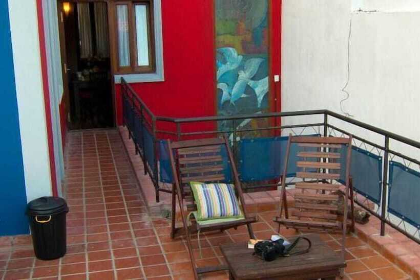 هتل Cucha Tanguera