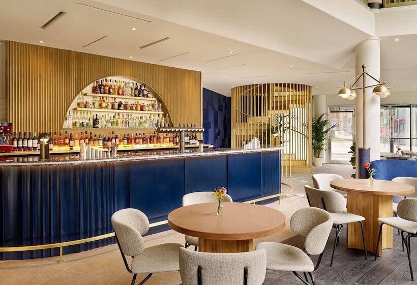 בית מלון כפרי Montcalm East, Autograph Collection