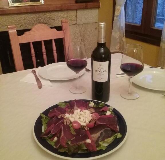 בית מלון כפרי Posada Sobrevilla
