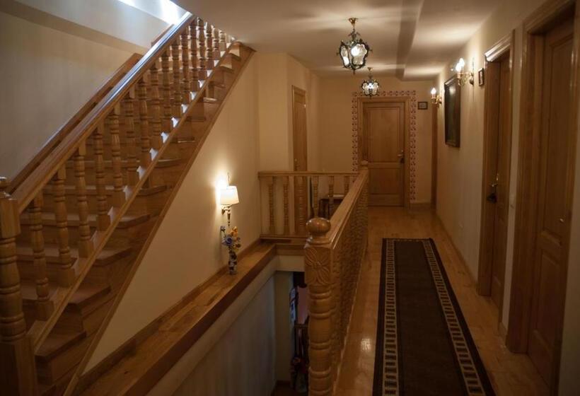 בית מלון כפרי Posada Sobrevilla