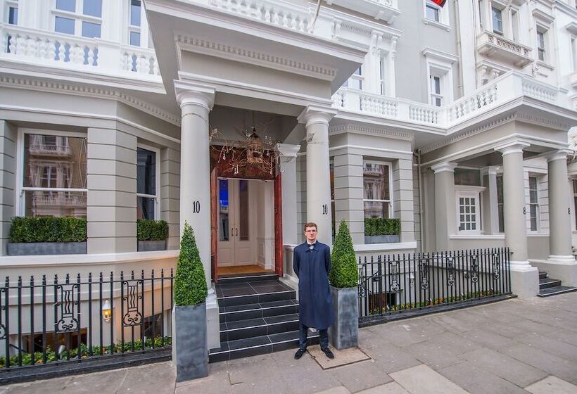 هتل The Exhibitionist