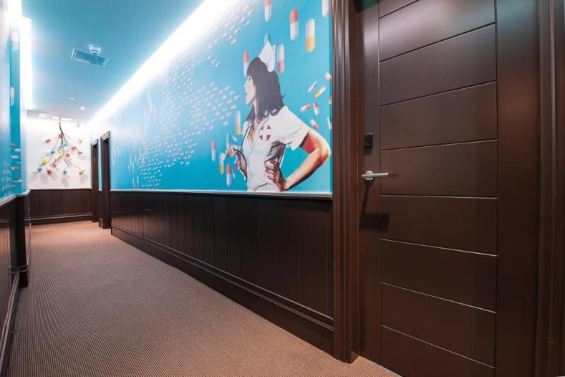 هتل The Exhibitionist