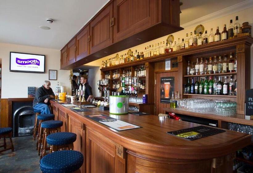 酒店 The Ship Inn