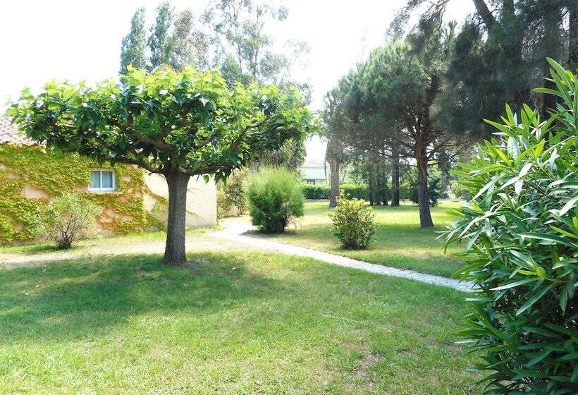 هتل Village De Vacances Marina D Oru