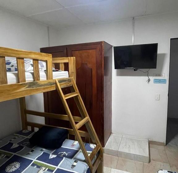 پانسیون Miss Yasmin Place