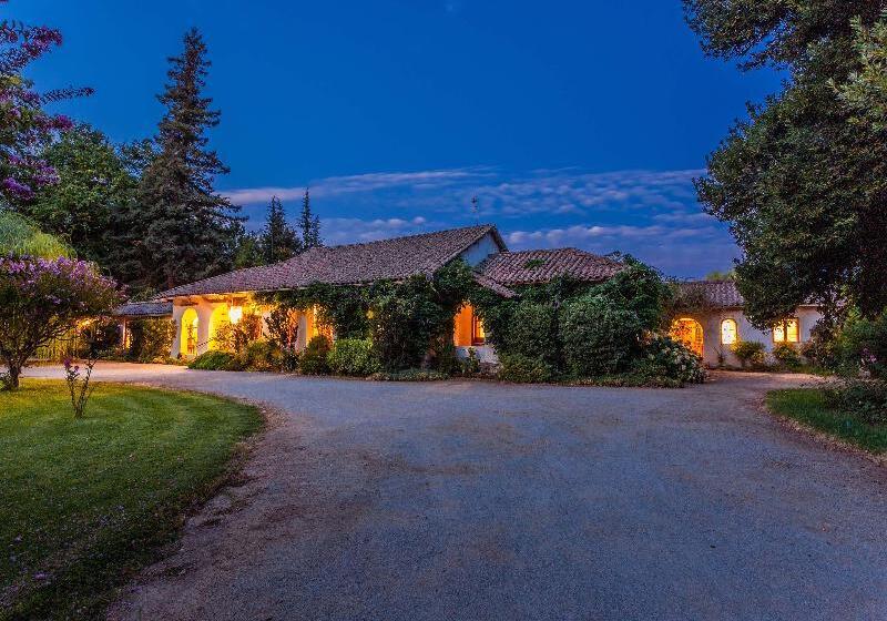 فندق Boutique Almahue