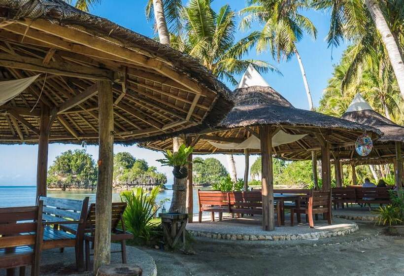 فندق Caluwayan Palm Island Resort