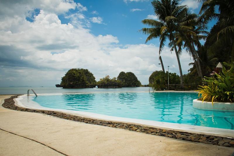 فندق Caluwayan Palm Island Resort