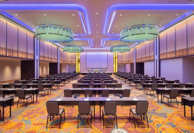 هتل Episode Gading Serpong