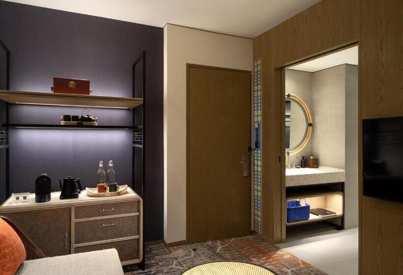 هتل Episode Gading Serpong