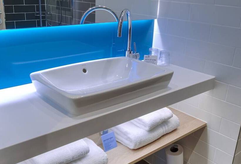 فندق Holiday Inn Express Fleet By Ihg