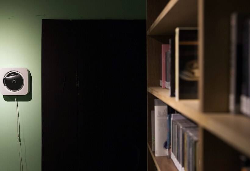 هتل Live Guesthouse