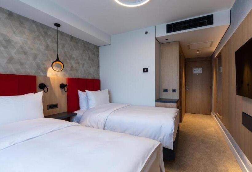 Hotel Ramada By Wyndham Slatina Parc