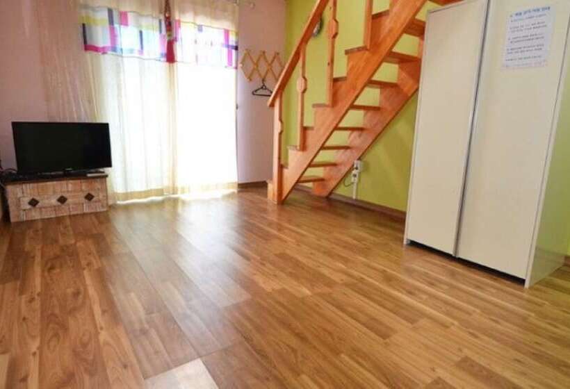 Отель Seocheon Redpungchatiang Pension