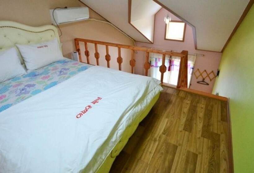 Отель Seocheon Redpungchatiang Pension