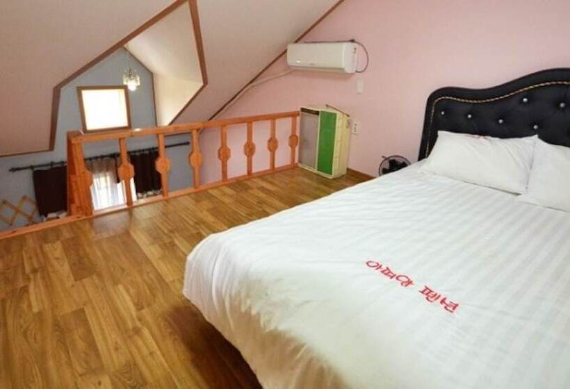 Отель Seocheon Redpungchatiang Pension