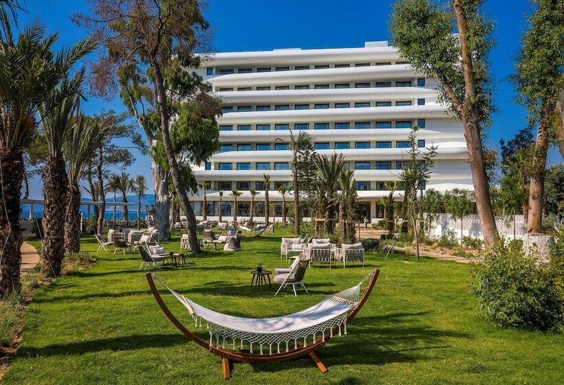 هتل Isla Brown Corinthia Resort & Spa, Curio Collection Hilton