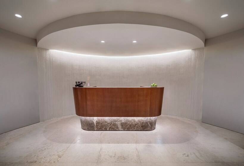 هتل Isla Brown Corinthia Resort & Spa, Curio Collection Hilton