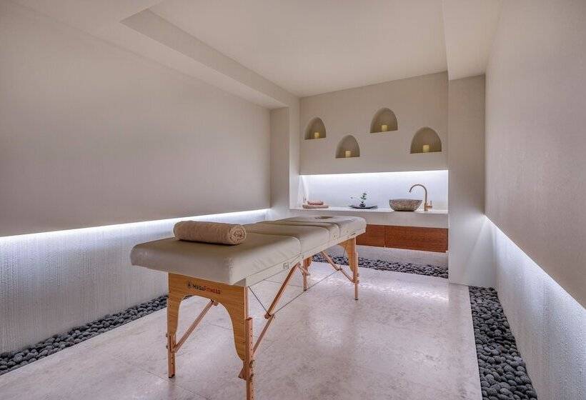 هتل Isla Brown Corinthia Resort & Spa, Curio Collection Hilton