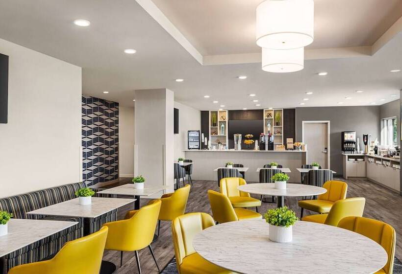 Microtel Inn & Suites Montreal Airport   Dorval Qc