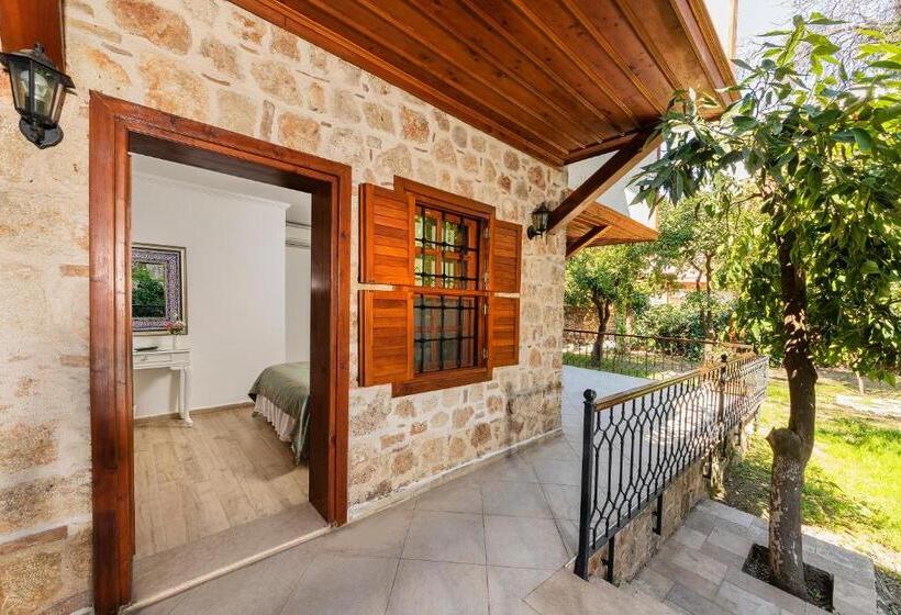 هتل Zemira Garden