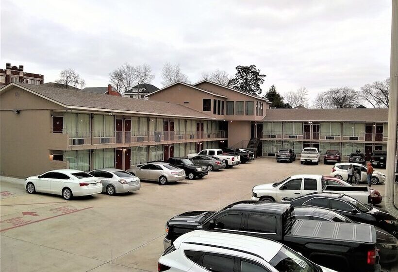 هتل All Seasons Lodge