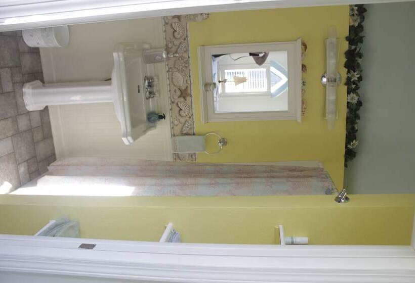 בית מלון כפרי Allegan Country Inn