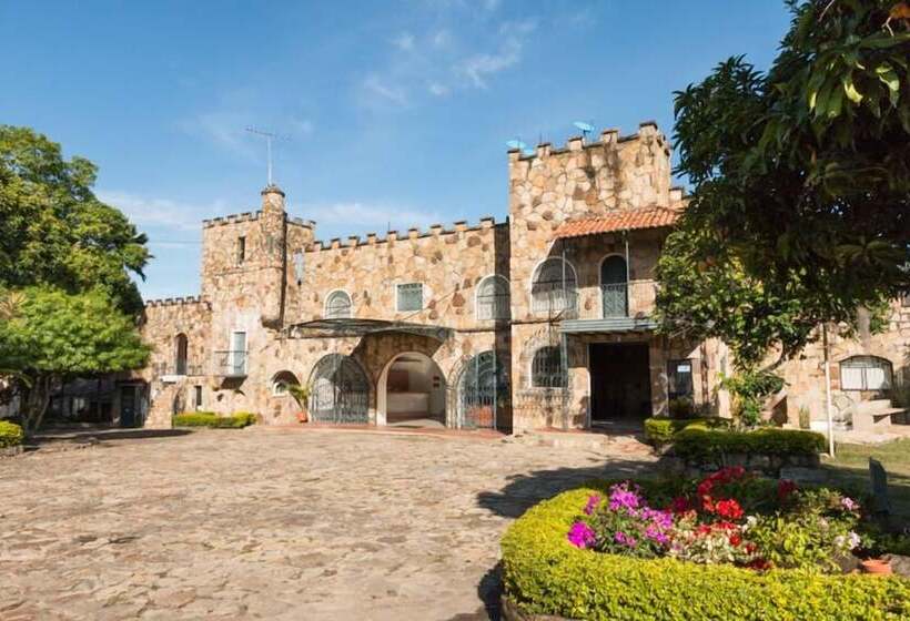 בית מלון כפרי El Castillo Chinauta